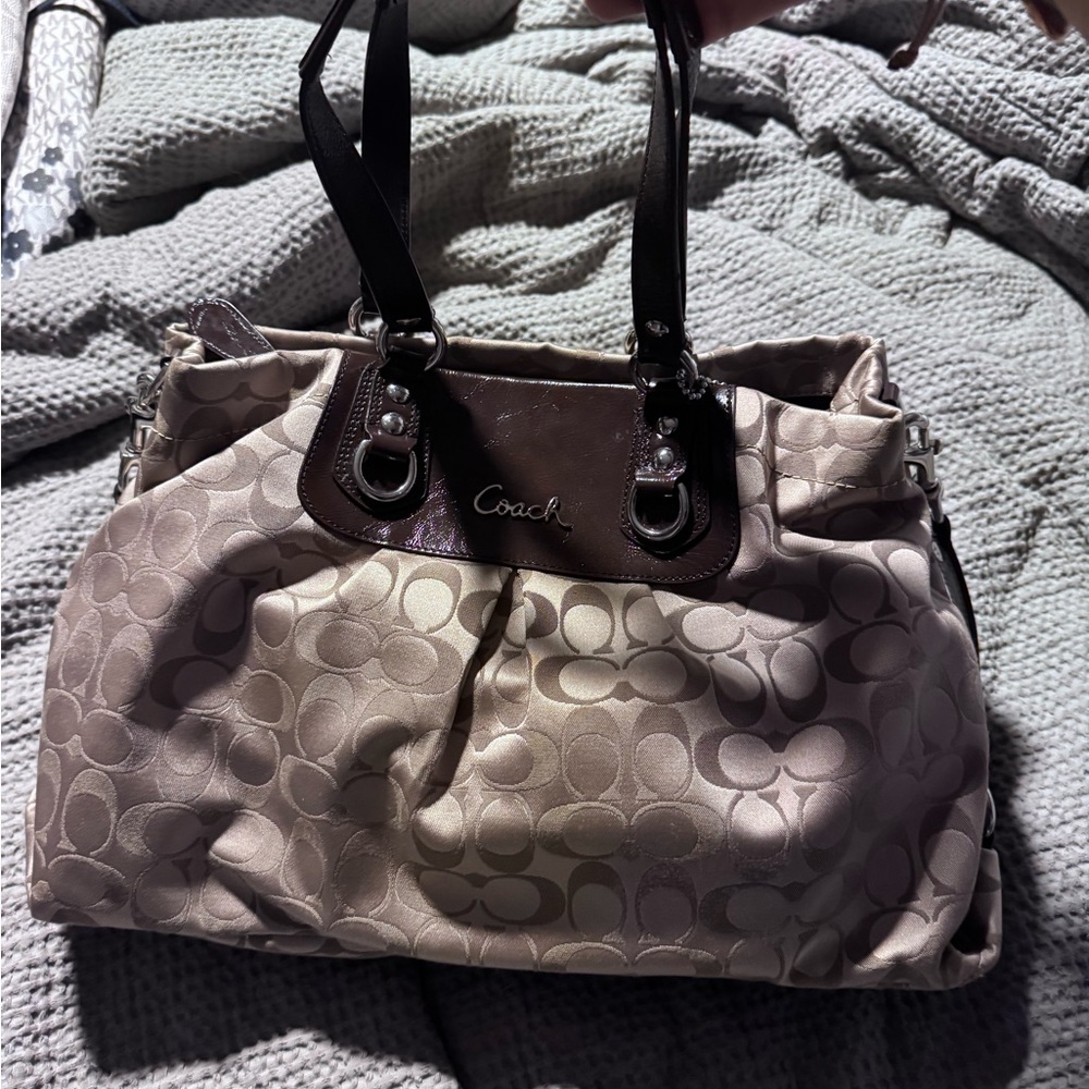 Coach Cream and Brown Shoulder Bag with Elegant Design